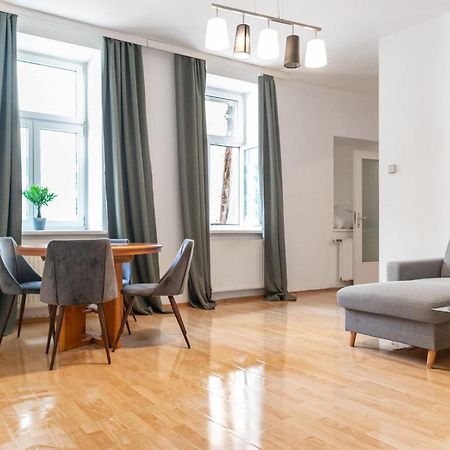 Welcoming 3Br Budget Apt. Well Connected Wina Bagian luar foto